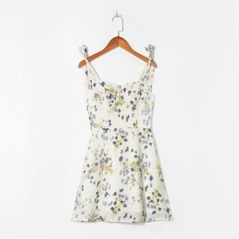 Boho Bliss: Vacation-Ready, Slimming Dress with Elastic Waist and Sling Tie