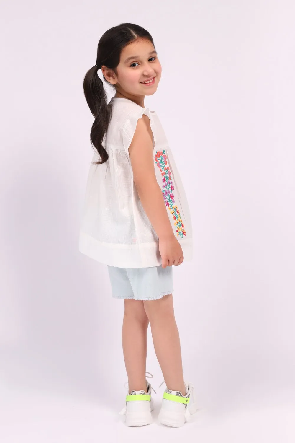 Flowy embroidered Shirt