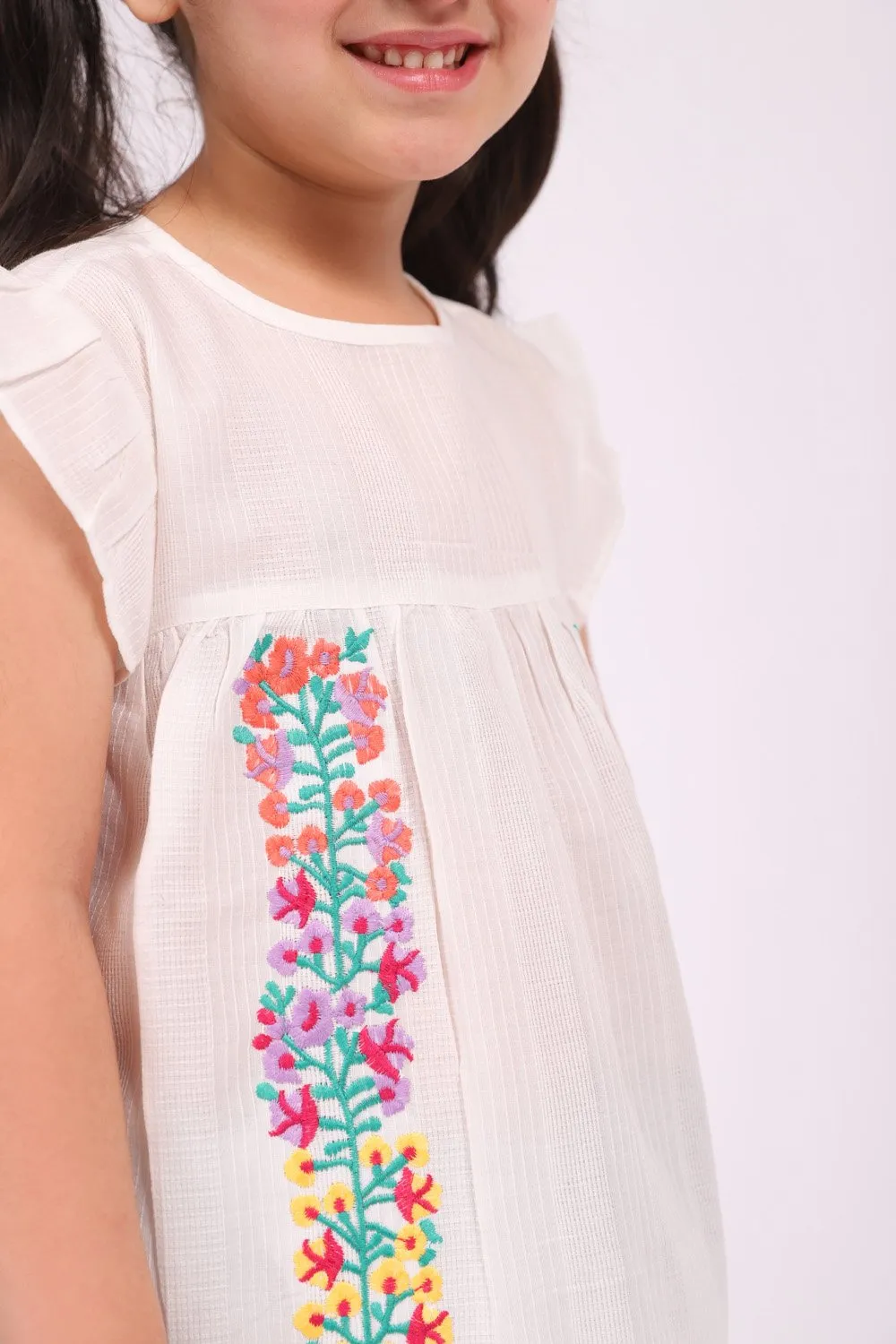Flowy embroidered Shirt