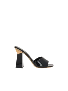 Hyper One Stud Leather Slide Sandals