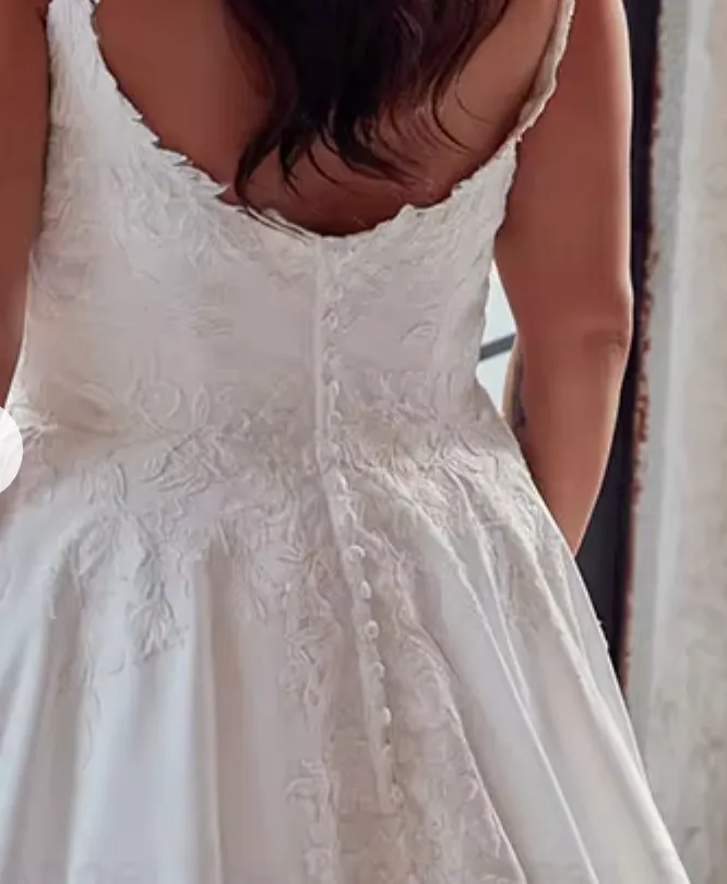Satin Backless Plus Size Wedding Dresses A-Line Lace  Bridal Gowns